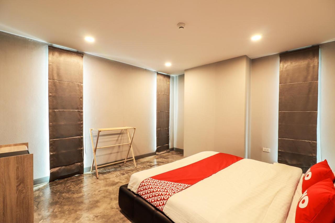 Oyo 150 3Q Chiangmai Residence Chiang Mai Bagian luar foto