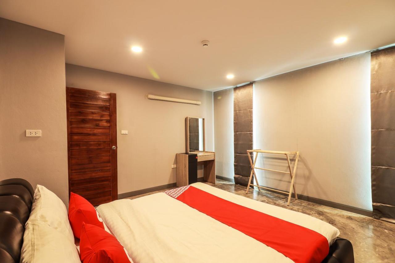 Oyo 150 3Q Chiangmai Residence Chiang Mai Bagian luar foto